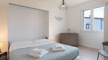 BĂŒgeleisen/BĂŒgelbrett, WLAN, BettwĂ€sche