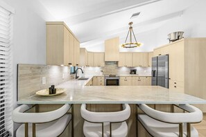 Fridge, microwave, oven, stovetop - Chardonnay Beach Escape, Naples, Florida (Naples)