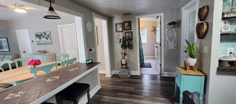 3-bedroom house with large pool