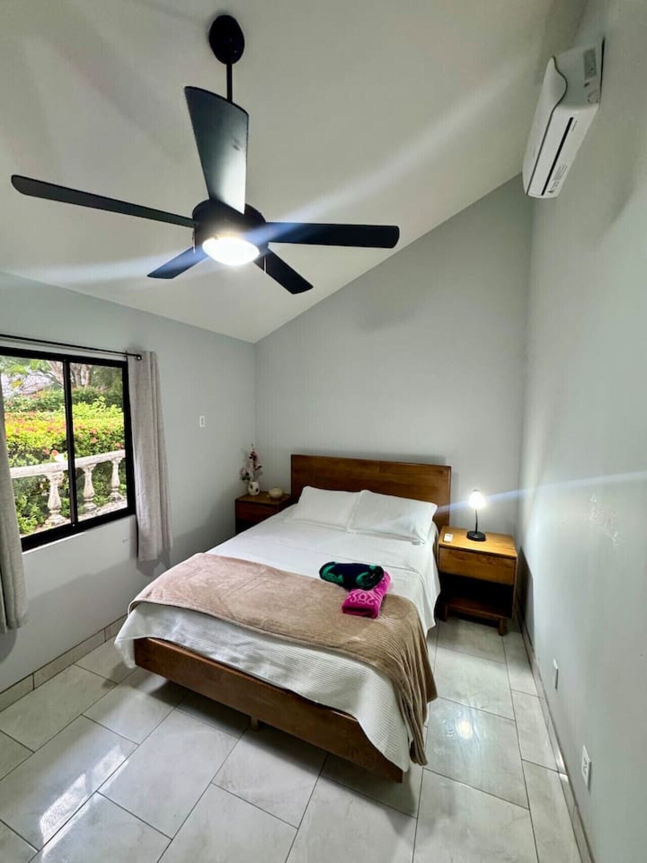 2 Schlafzimmer, Schreibtisch, Bügeleisen/Bügelbrett, kostenloses WLAN