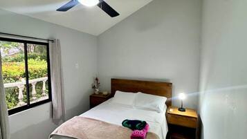 2 Schlafzimmer, Schreibtisch, Bügeleisen/Bügelbrett, kostenloses WLAN