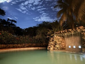 Pool - Jungle Studio / Shared Pool / 2 Min drive to Beach & Downtown Coco (Coco)