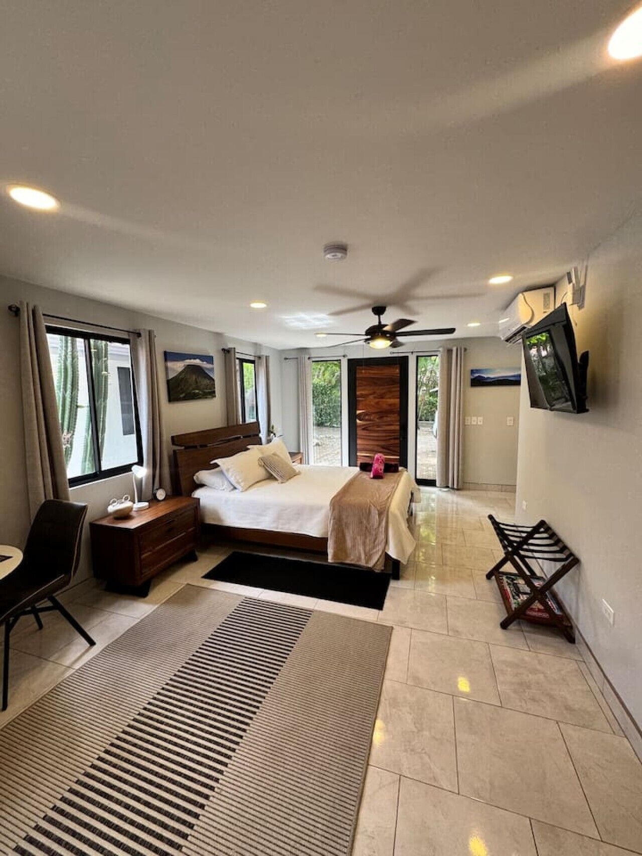Desk, iron/ironing board, free WiFi, bed sheets