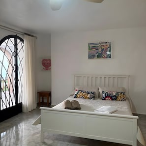7 bedrooms, iron/ironing board, WiFi, bed sheets