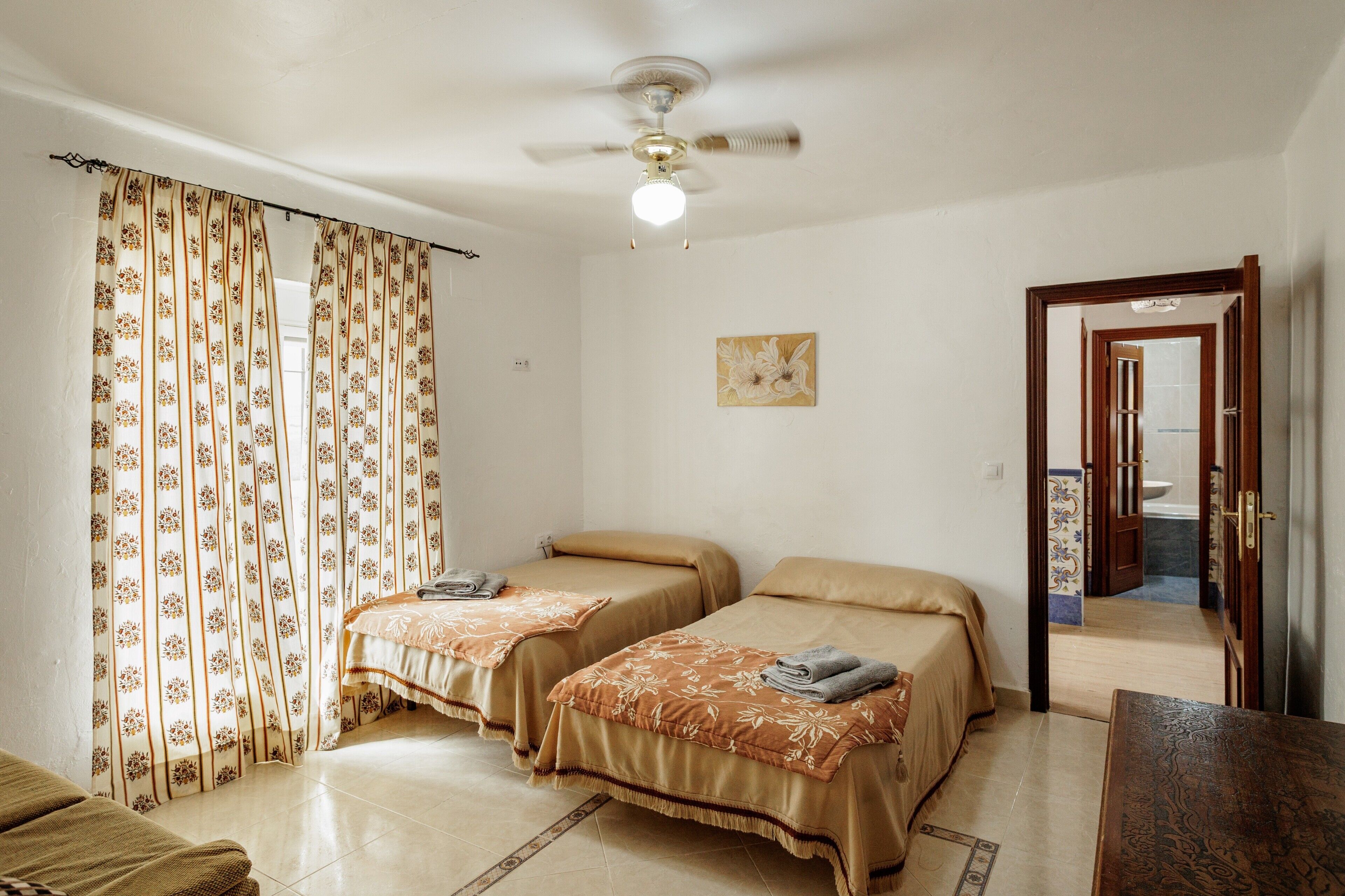 7 bedrooms, iron/ironing board, WiFi, bed sheets