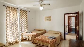 7 bedrooms, iron/ironing board, WiFi, bed sheets