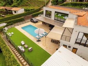 Pool - Modern country house in Sopetran, Antioquia. (Antioquia)