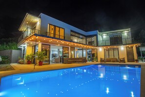 Pool - Modern country house in Sopetran, Antioquia. (Antioquia)
