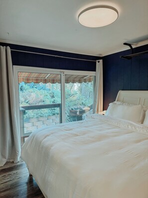 4 bedrooms, in-room safe, desk, iron/ironing board
