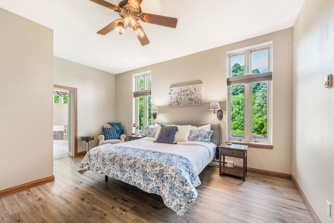 1 bedroom, iron/ironing board, travel crib, WiFi