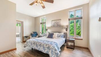 1 bedroom, iron/ironing board, travel crib, WiFi