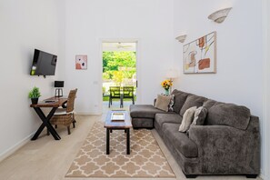 Living area - Buendía Lux - Mango Continued. Stunning 2 bedroom suite with pool near the beach. (Potrero)