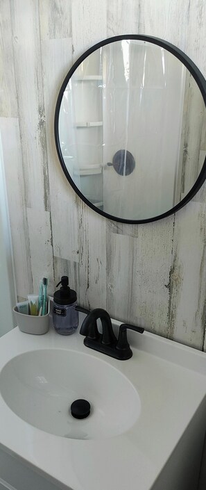 Bathroom | Shower, towels, soap, shampoo