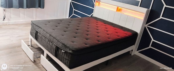 Egyptian cotton sheets, premium bedding, down comforters, pillowtop beds