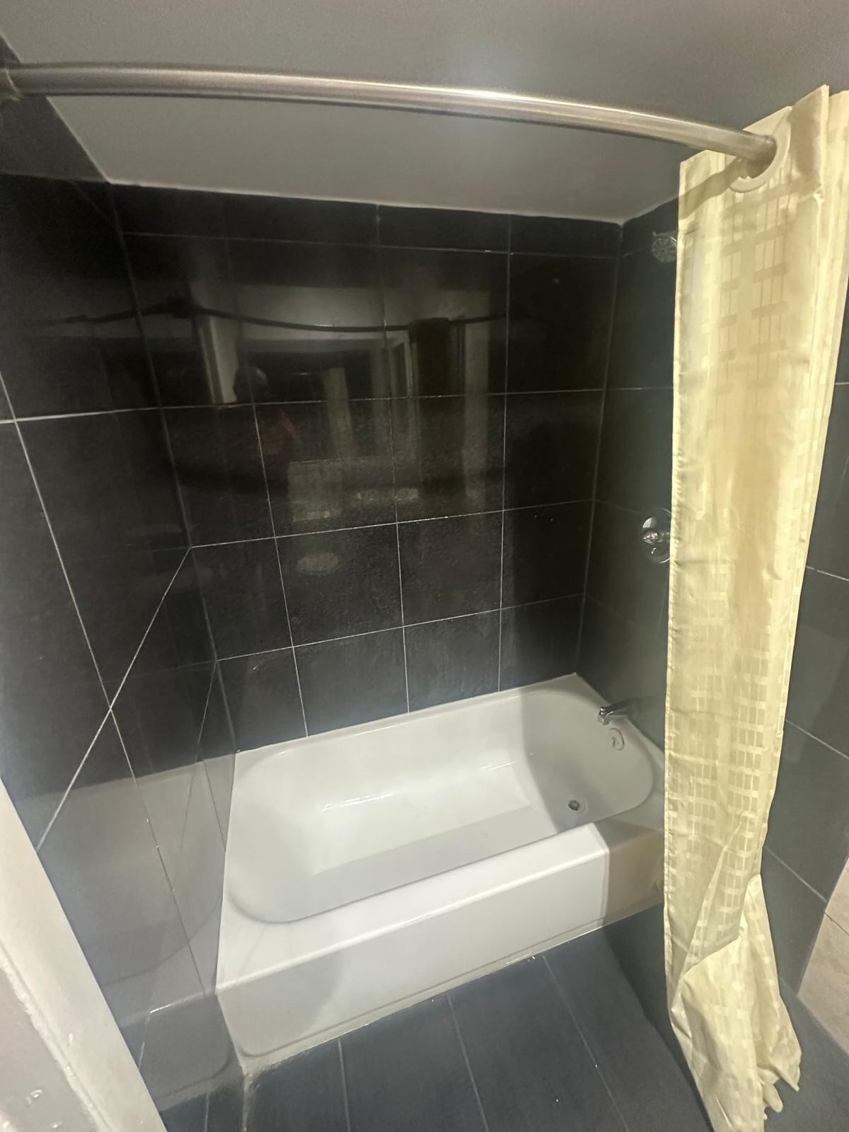 Double or Twin Room | Bathroom | Towels, soap, shampoo, toilet paper