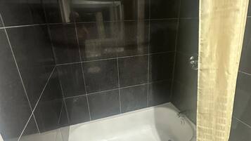 Double or Twin Room | Bathroom | Towels, soap, shampoo, toilet paper