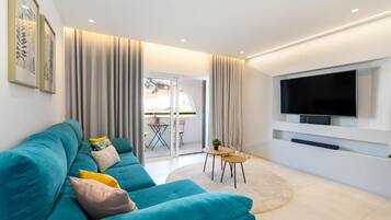 Apartment, 1 Double Bed with Sofa bed, Air conditioning, Pool View | Living area