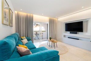 Apartment, 1 Double Bed with Sofa bed, Air conditioning, Pool View | Living area - Sunny Apartment Center Albufeira (Albufeira)