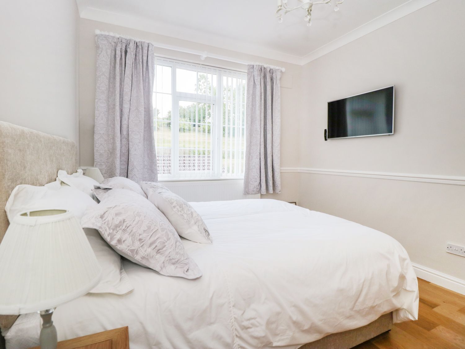 5 多间卧室、特色装修、特色家居、免费 WiFi