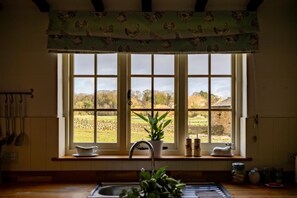 Apartment - Cosy Yew Tree Cottage With Scenic Field Views (Scarborough)