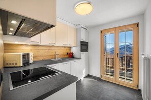 Fridge, microwave, oven, dishwasher - Marmottes 5 - charm and comfort (Haute-Nendaz)