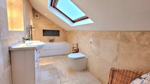 2 bedrooms - East Wing Cottage - Peaceful Village Retreat With Tennis Court Access (Scarborough)