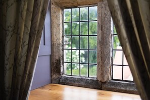 House | 4 bedrooms - Killerby Old Hall w Hot Tub and Swimming Pool (Scarborough)