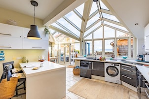 House | 4 bedrooms, Internet