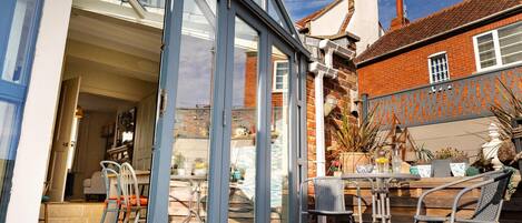 公寓 | 4 多间卧室、高速上网