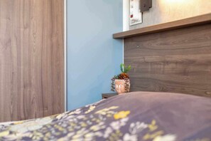 2 chambres, fer et planche à repasser, Wi-Fi gratuit, draps fournis