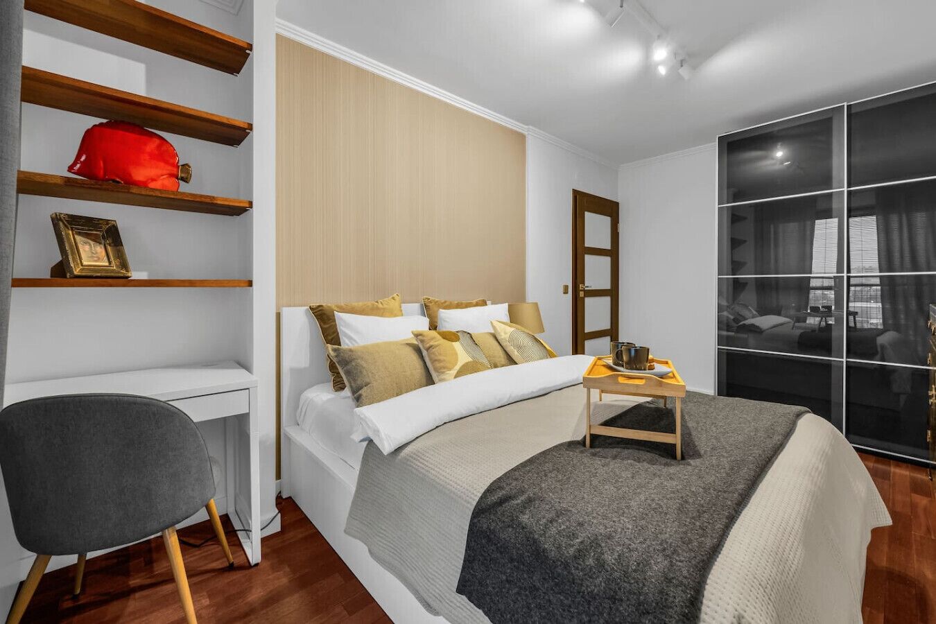 Schreibtisch, Bügeleisen/Bügelbrett, WLAN, Bettwäsche