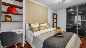 Schreibtisch, Bügeleisen/Bügelbrett, WLAN, Bettwäsche