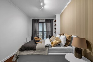 2 bedrooms, desk, iron/ironing board, WiFi - Górczewska Apt - A/C, Metro&Balcony - by Rentujemy (Warszawa)