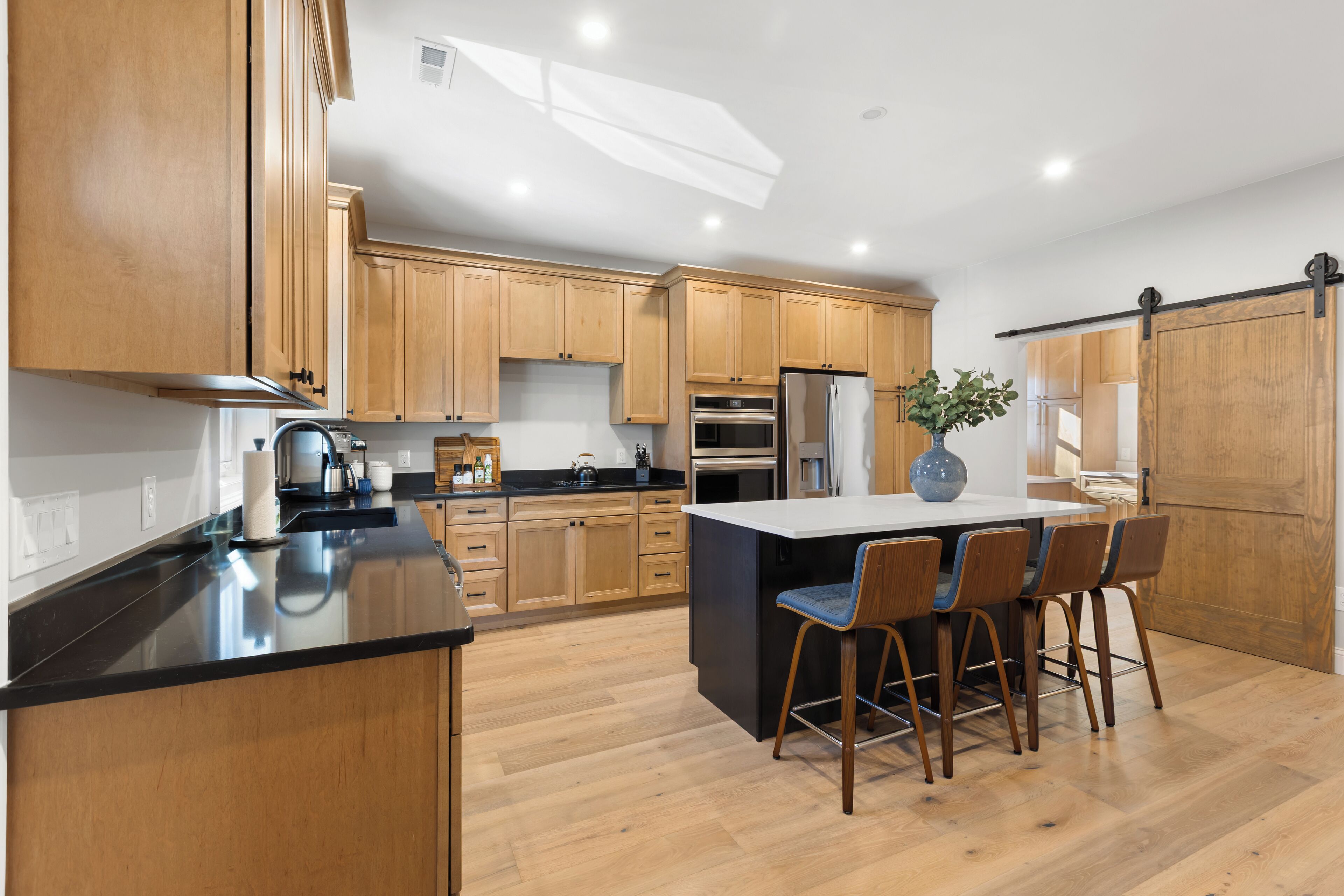 Microondas, horno, parrilla de estufa y lavavajillas 