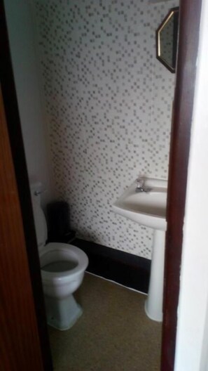 Bathroom - The Golden Strand Hotel  (Blackpool)