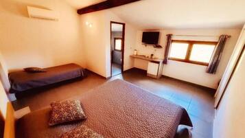 Skrivbord, arbetsyta för laptop, ljudisolering och gratis wi-fi