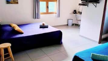 Bureau, espace de travail pour ordinateur portable