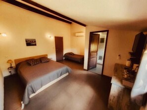 Desk, laptop workspace, soundproofing, free WiFi - Casa Stella  (Olmeto)