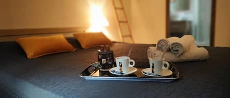 Bureau, espace de travail pour ordinateur portable