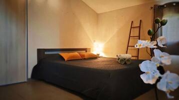 Skrivbord, arbetsyta för laptop, ljudisolering och gratis wi-fi