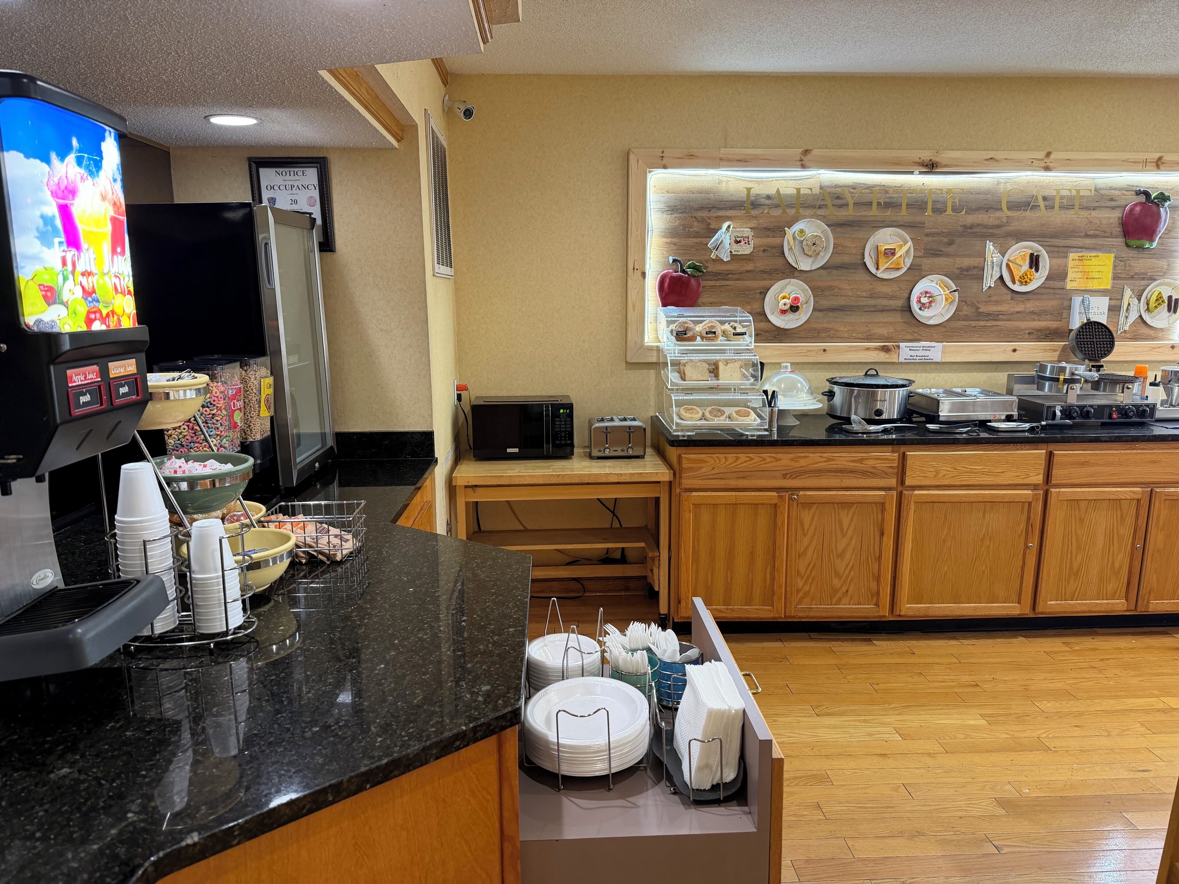 Free daily continental breakfast 