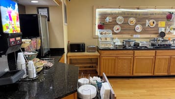 Free daily continental breakfast