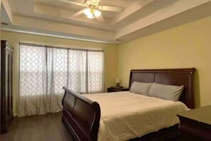 3 bedrooms, iron/ironing board, travel crib, free WiFi