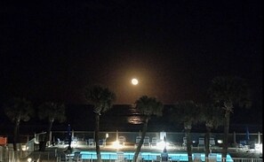 Indoor pool, outdoor pool - Ocean Front Studio (Daytona Beach)