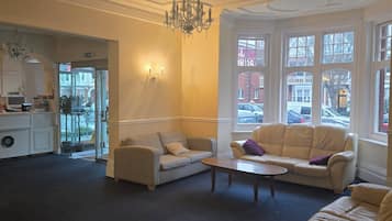 32-inch TV with digital channels