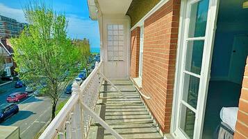 Deluxe Double Room, Balcony, Beachside | Balcony