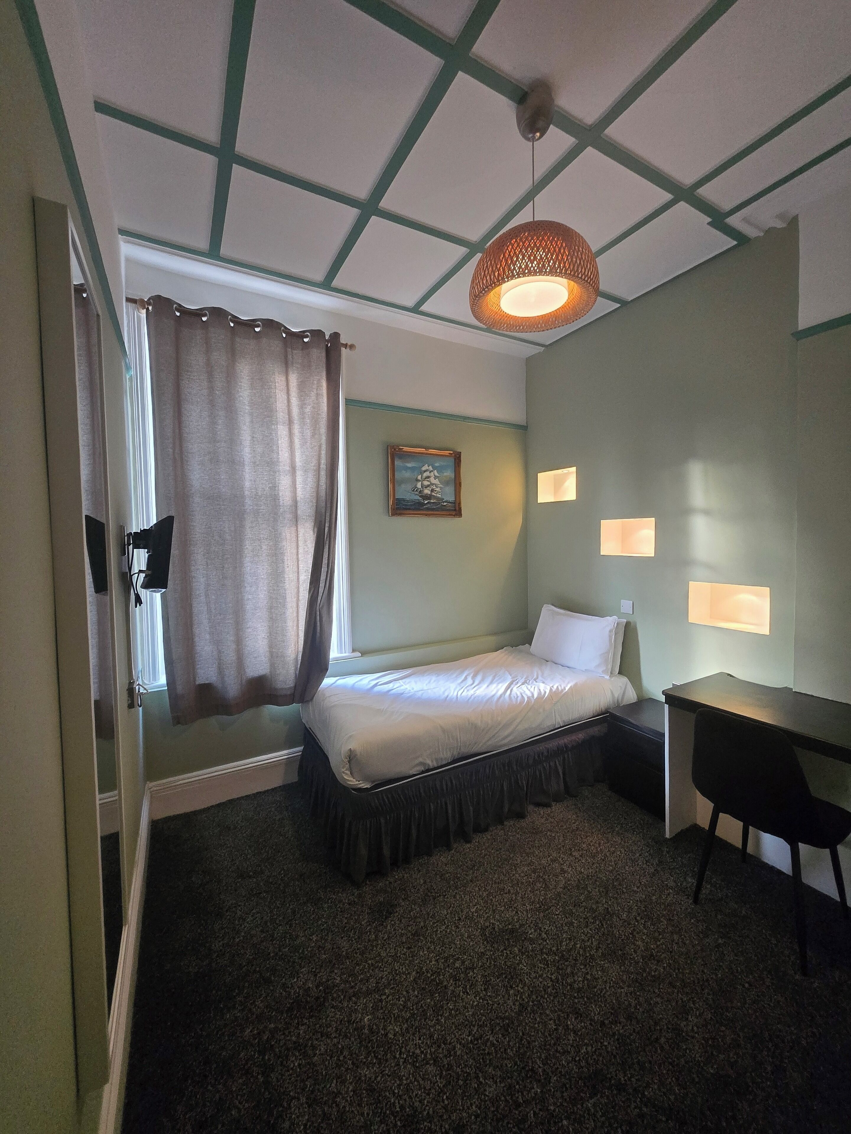 Standard Single Room, Non Smoking, Beachside | Premium bedding, memory foam beds, individually furnished, desk