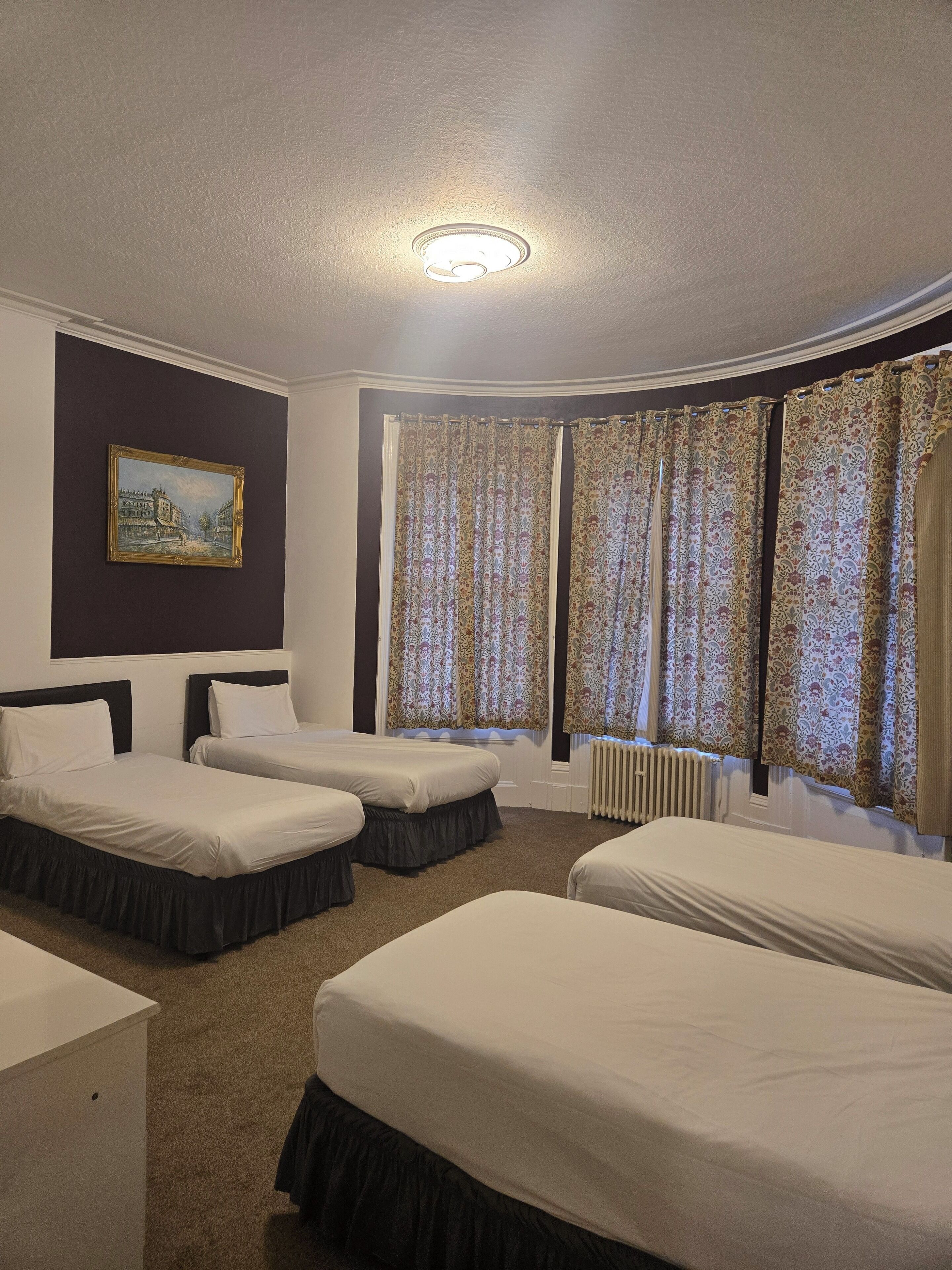 Habitación cuádruple estándar, no fumadores, junto a la playa | Ropa de cama de alta calidad y colchones viscoelásticos