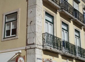 Exterior detail - 'Inn Chiado - Double Room 1' with Balcony, Wi-Fi and Air Conditioning (Lisboa)