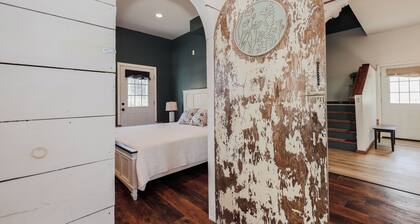 Large Compound close to beach with two homes and pool for large groups!